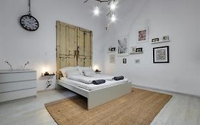Timber Town Apartment